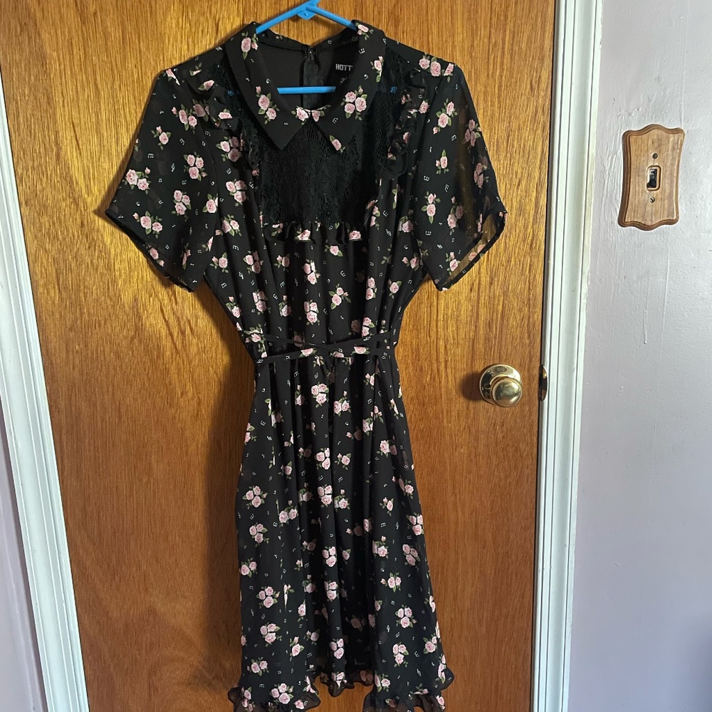 Hot Topic floral midi dress